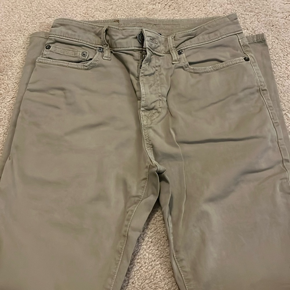 Men’s khaki pants American eagle